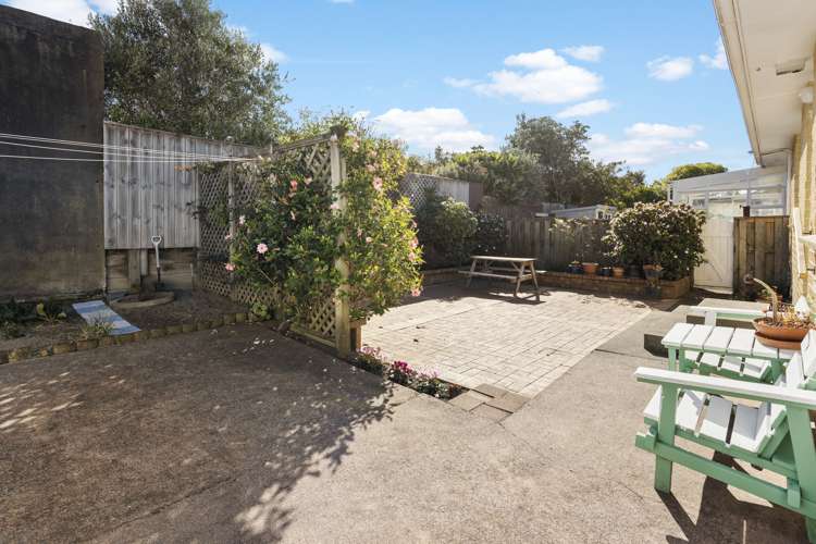 3/31 Humber Street Island Bay_10