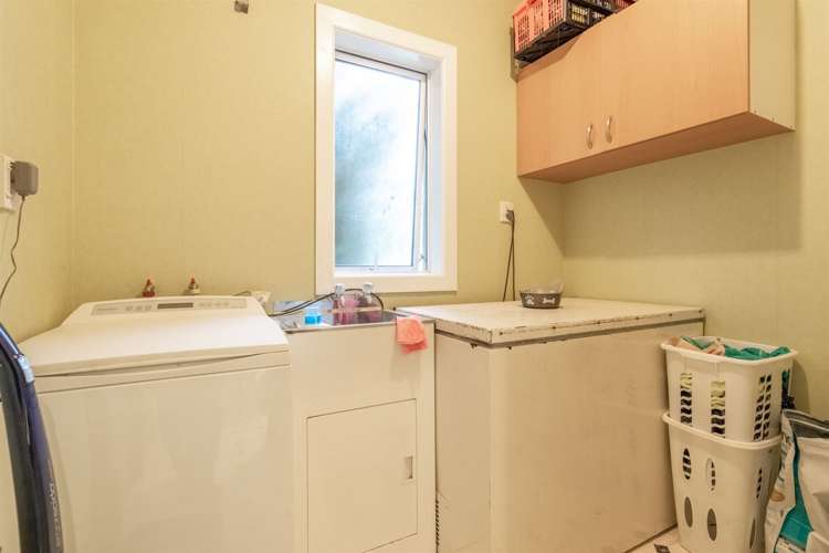 102 Fox Street Avenal_11