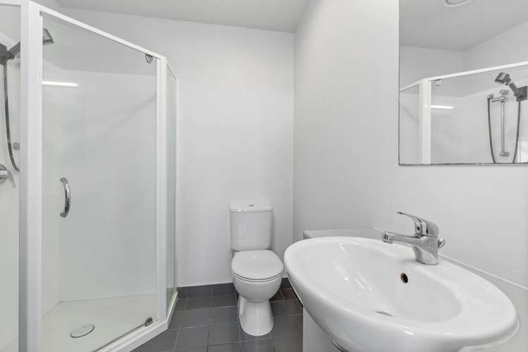 606/17 Amersham Way Manukau_6