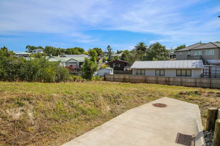 6 Sheehan Road Te Atatu South_13