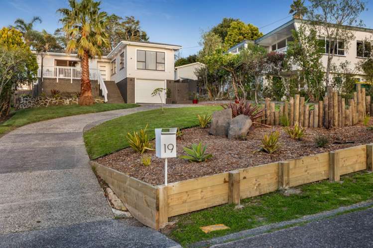 19 Highland Avenue Titirangi_36