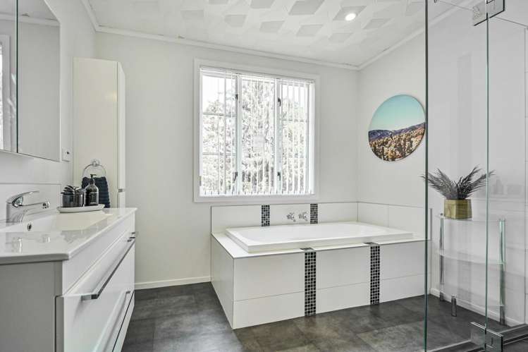 910 Collinge Road Mayfair_4