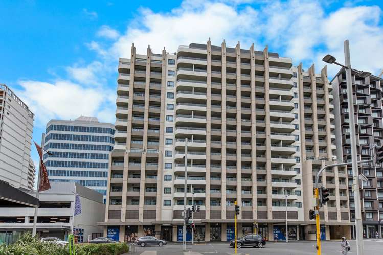 1105/47 Beach Road City Centre_14