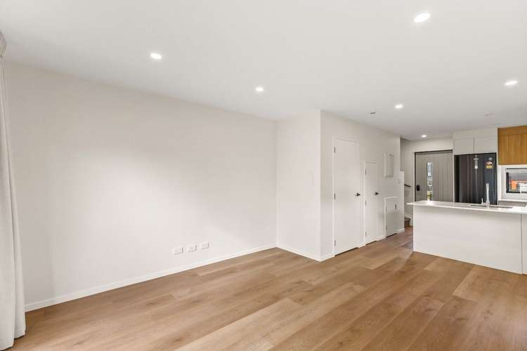 2/327 Glengarry Road Glen Eden_5