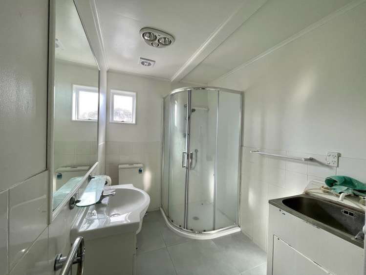 13 Reid Road New Lynn_8