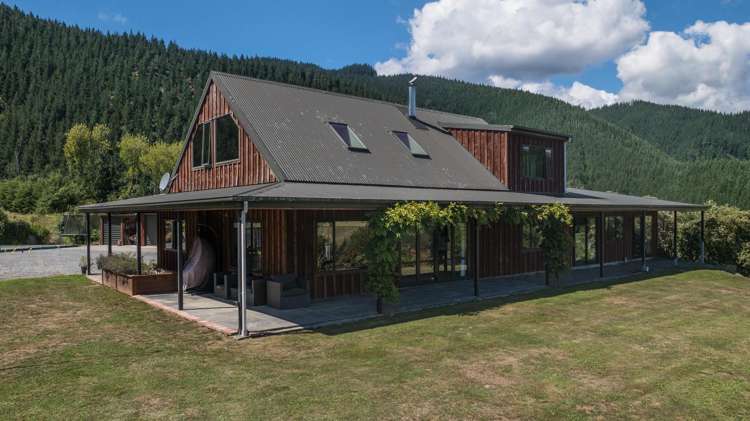 11 Mead Road Brightwater_25