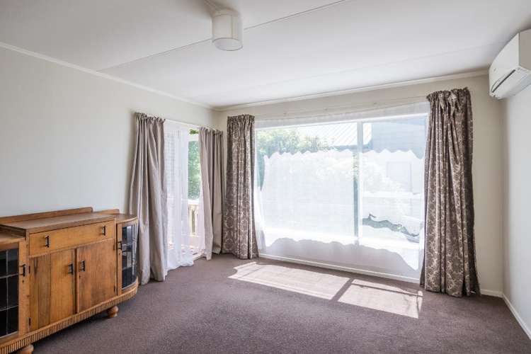 61 Davidson Crescent Tawa_3
