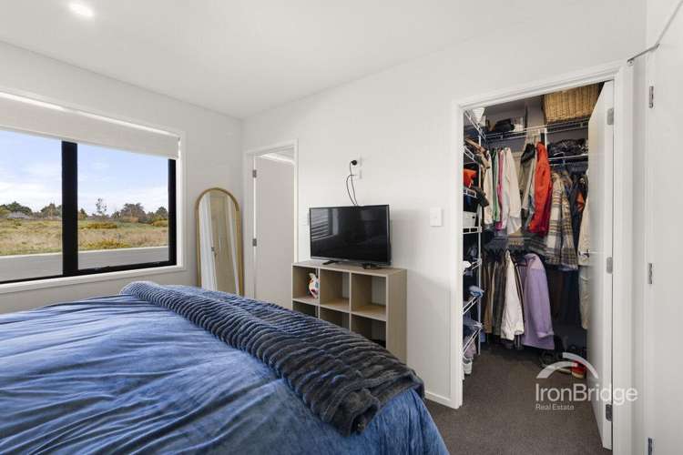 15 Woodford Avenue Woodend_10