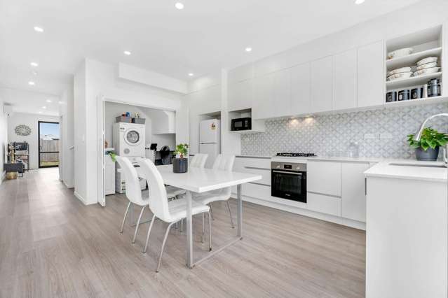 36 Karoro Road Flat Bush_4