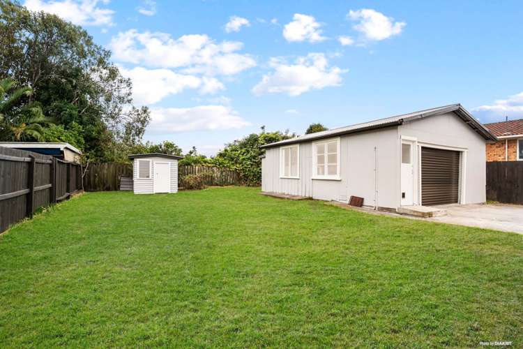 13 Preston Avenue Mt Albert_17