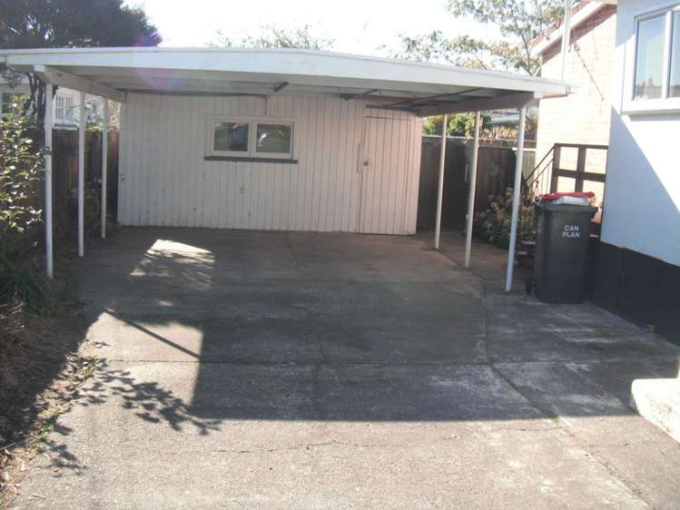 2 Neale Avenue Stoke_16