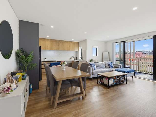 Schools, Shops & Prime Flat Bush Living