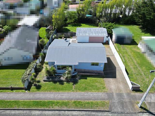 7 Hennessy Street East Foxton Beach_3