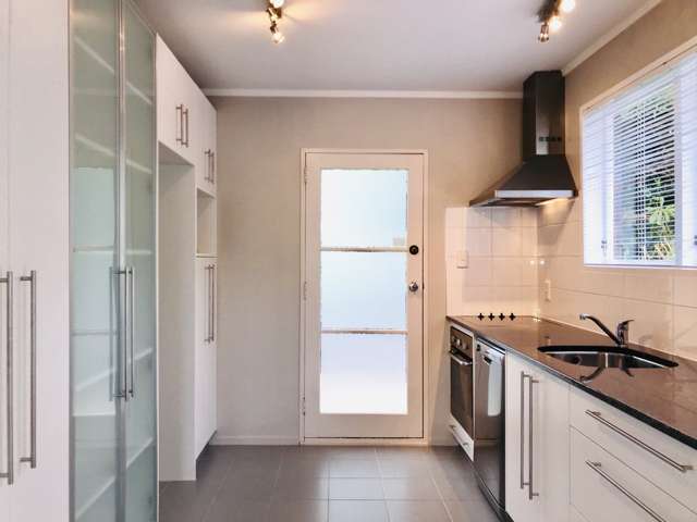 1/58 Clonbern Road Remuera_4