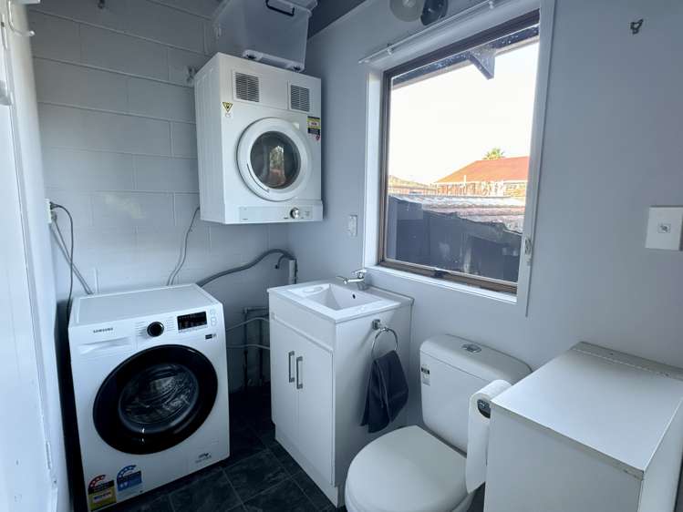 4/135 Parrs Cross Road Glen Eden_11