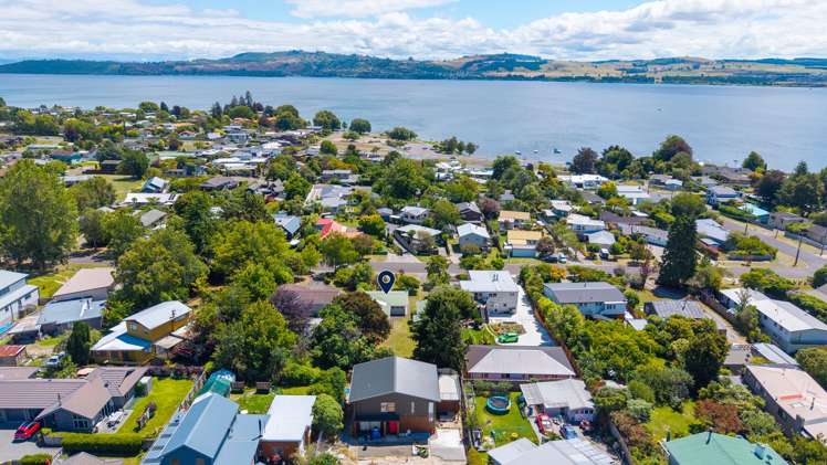 1 and 2/12 Kereru Street Two Mile Bay_33