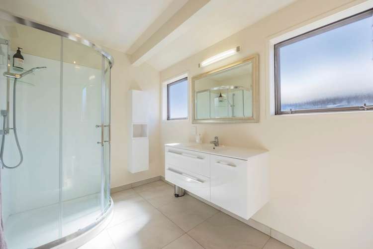 2/10 Ngaio Street Takapuna_14