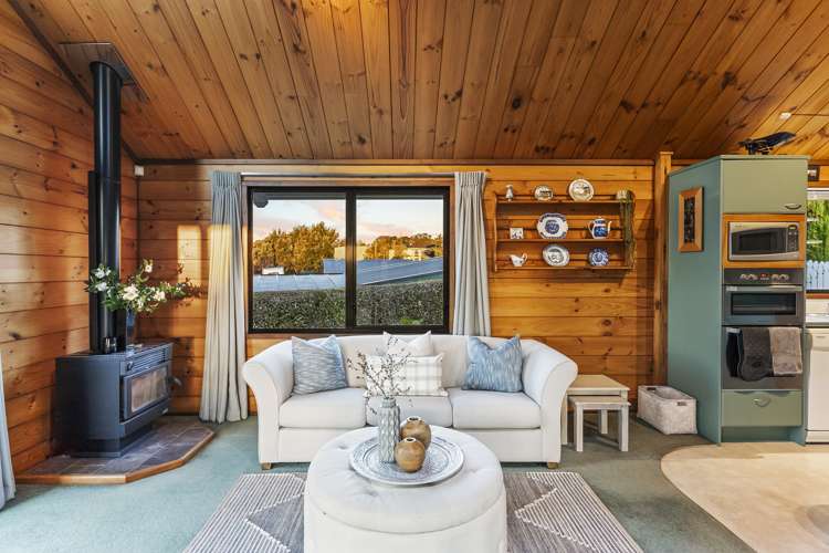 49 Charles Dickens Drive Mellons Bay_19