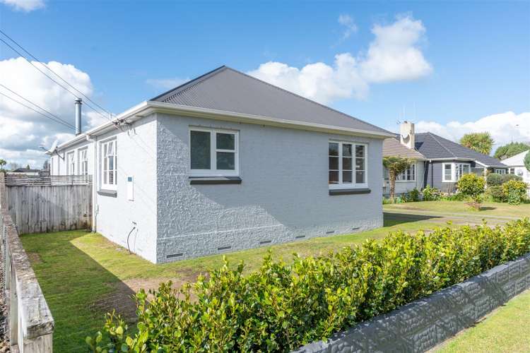 8 Nixon Street Hamilton East_27