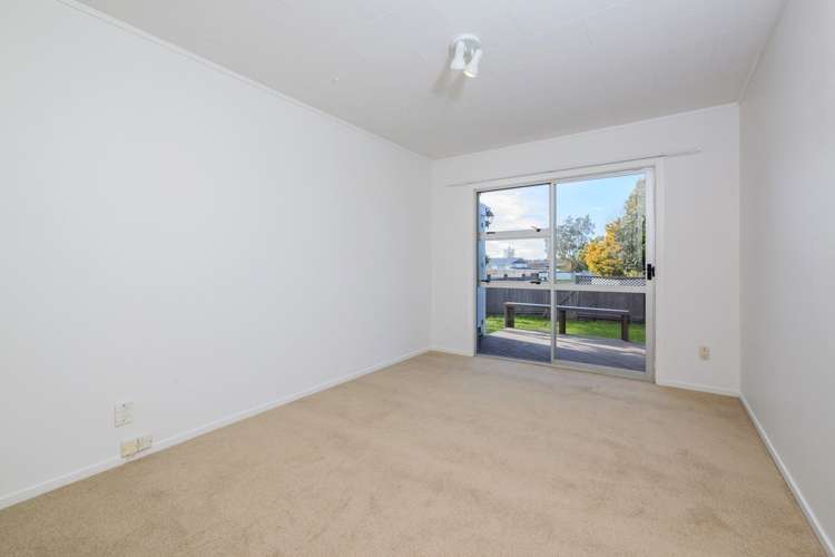 1 Surman Place Glen Eden_16