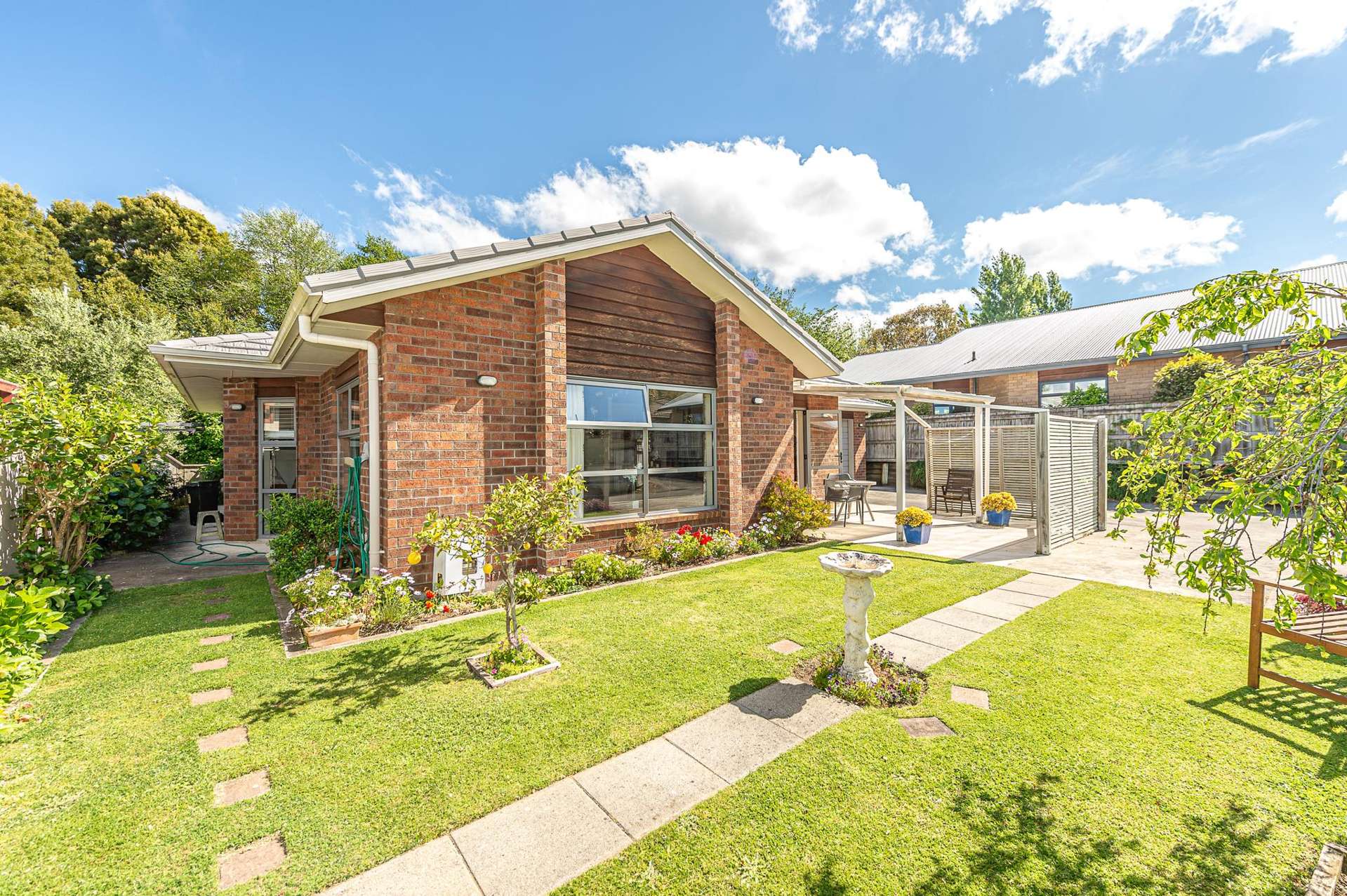 27 Lithgow Drive St Johns Hill_0