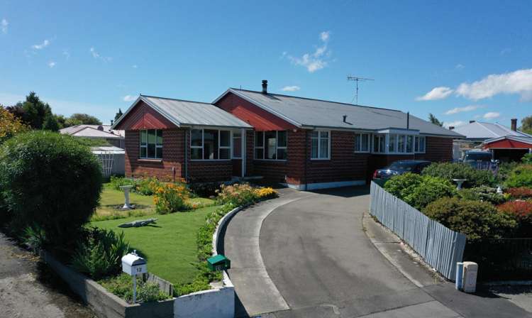 11 Reddecliffe Crescent Hampstead_1