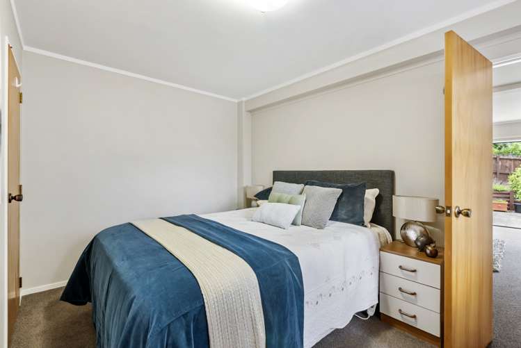 8 Coubray Place Botany Downs_14