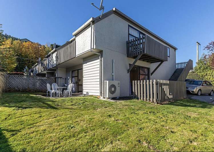 1/42 Hallenstein Street Queenstown_11