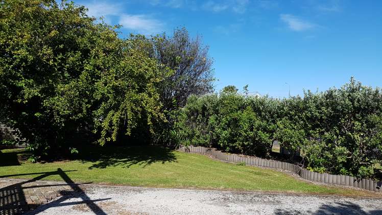 40 Davie Street Hokitika_17