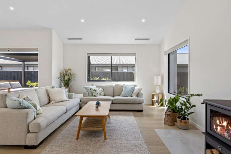 19 Guinevere Drive Lincoln_4