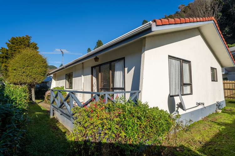 10 Waterdale Way_0