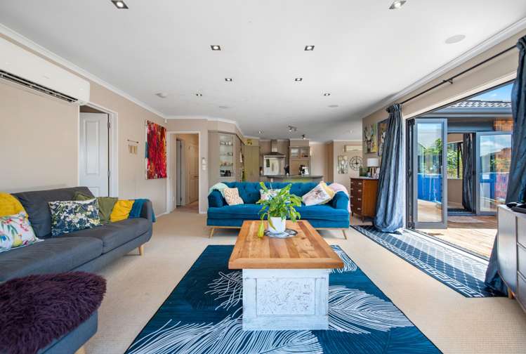 14 Compton Grove Huntington_5