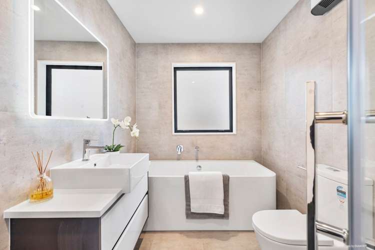 8b Meyrick Place Meadowbank_16