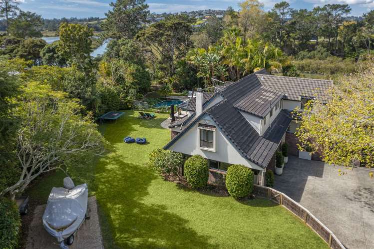 25 Kingfisher Grove Greenhithe_21