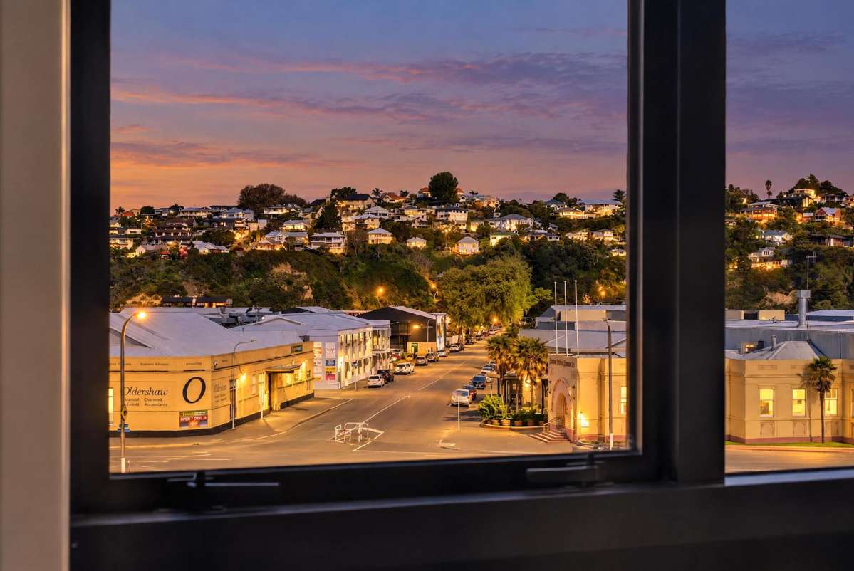 Hill View Collection, Customs Quay_3