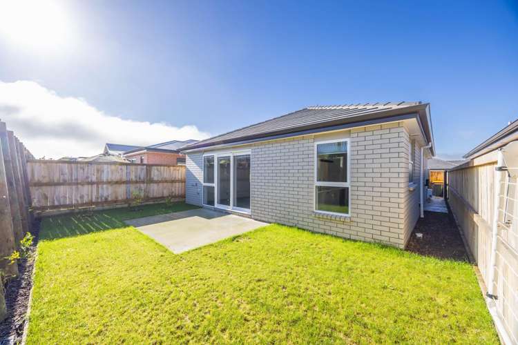 13 Waruhia Crescent Rototuna North_15