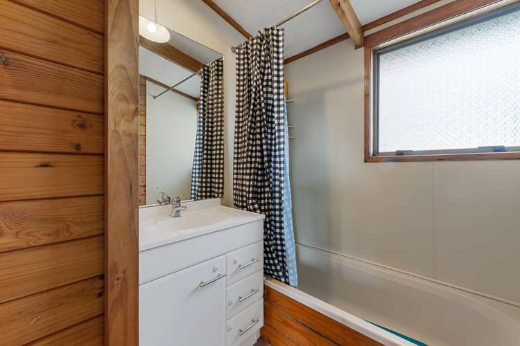 2/18 George Street Papakura_16