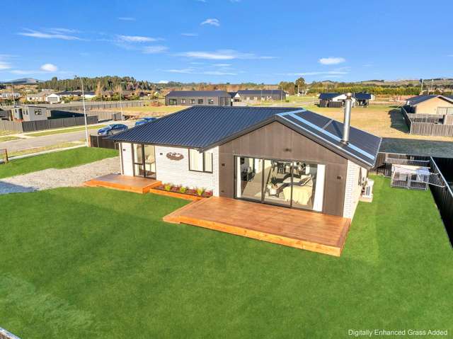 Stunning mountain views in a prime location!