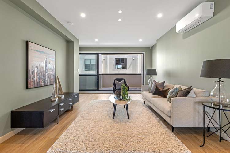 42-44 Byron Avenue_4