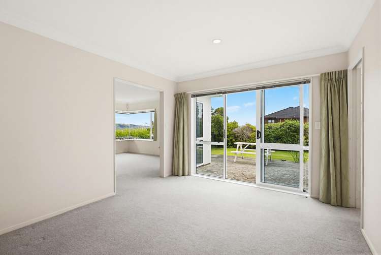1 Tombane Terrace Papakowhai_7