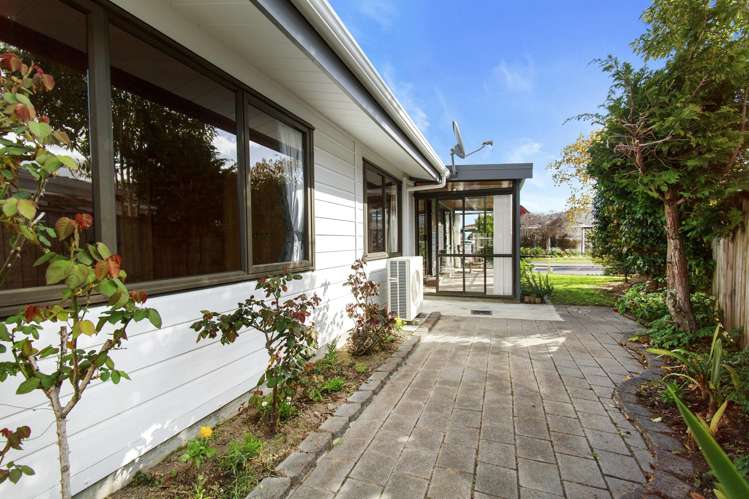 8 Roband Crescent, Brown Owl Brown Owl_16