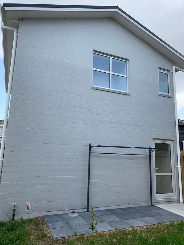 Chic 1 bed room unit in Aviation street, Takanini!