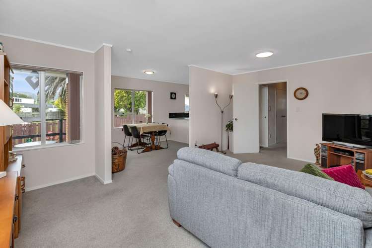 2/16 Cypress Gardens Place_1