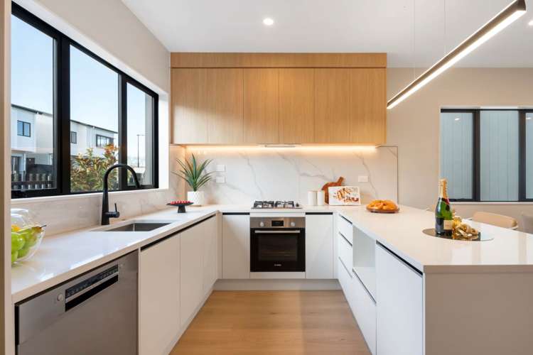 6 Greenbrier Street Westgate_9