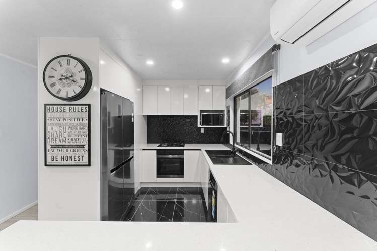 4/22 Barneys Farm Road Clendon Park_8