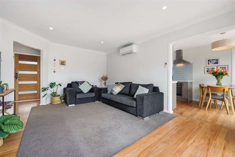 44 Pitcairn Crescent Bryndwr_7