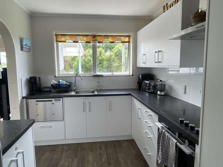 17B Russleigh Drive 1057_5