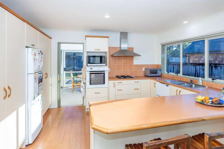 15 Roderick Place Rototuna_12