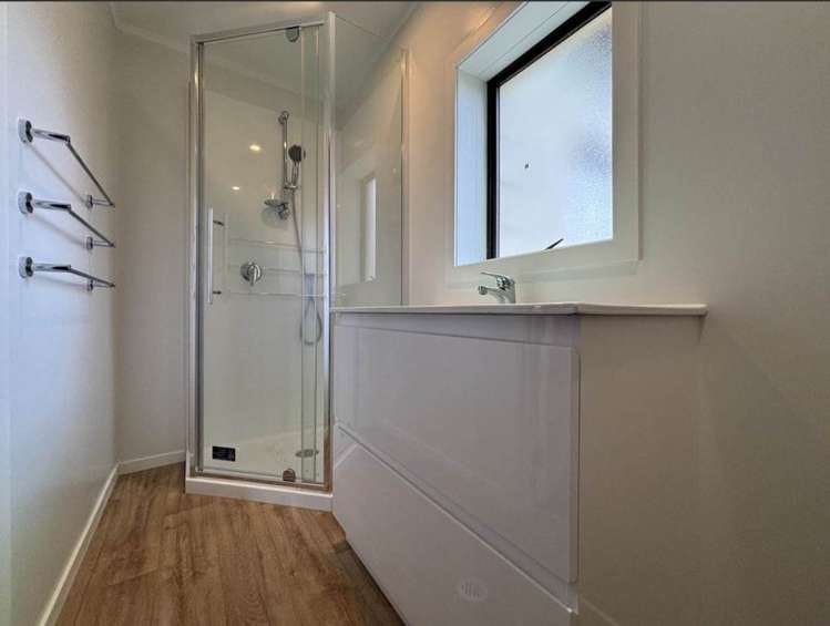 11a Mongorry Place Mt Roskill_8