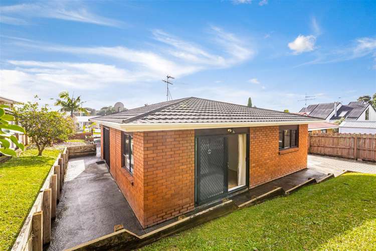 31 Petrel Place Massey_21